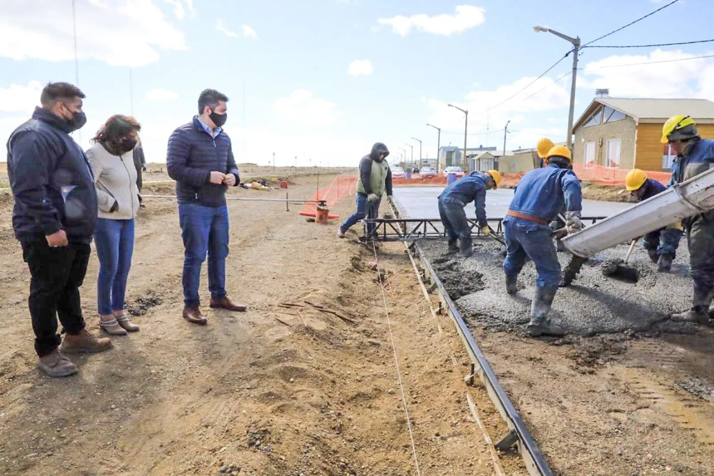 Intendente Martín Perez recorrió la obra de hormigonado de la calle Echelaine.