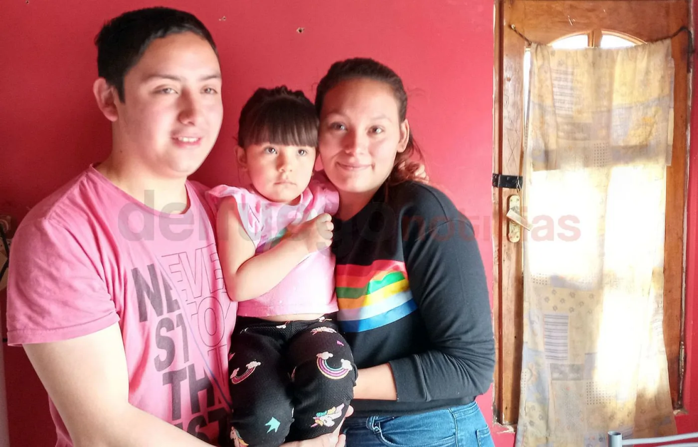 Padres desesperados piden ayuda para poder afrontar la operación de su hija