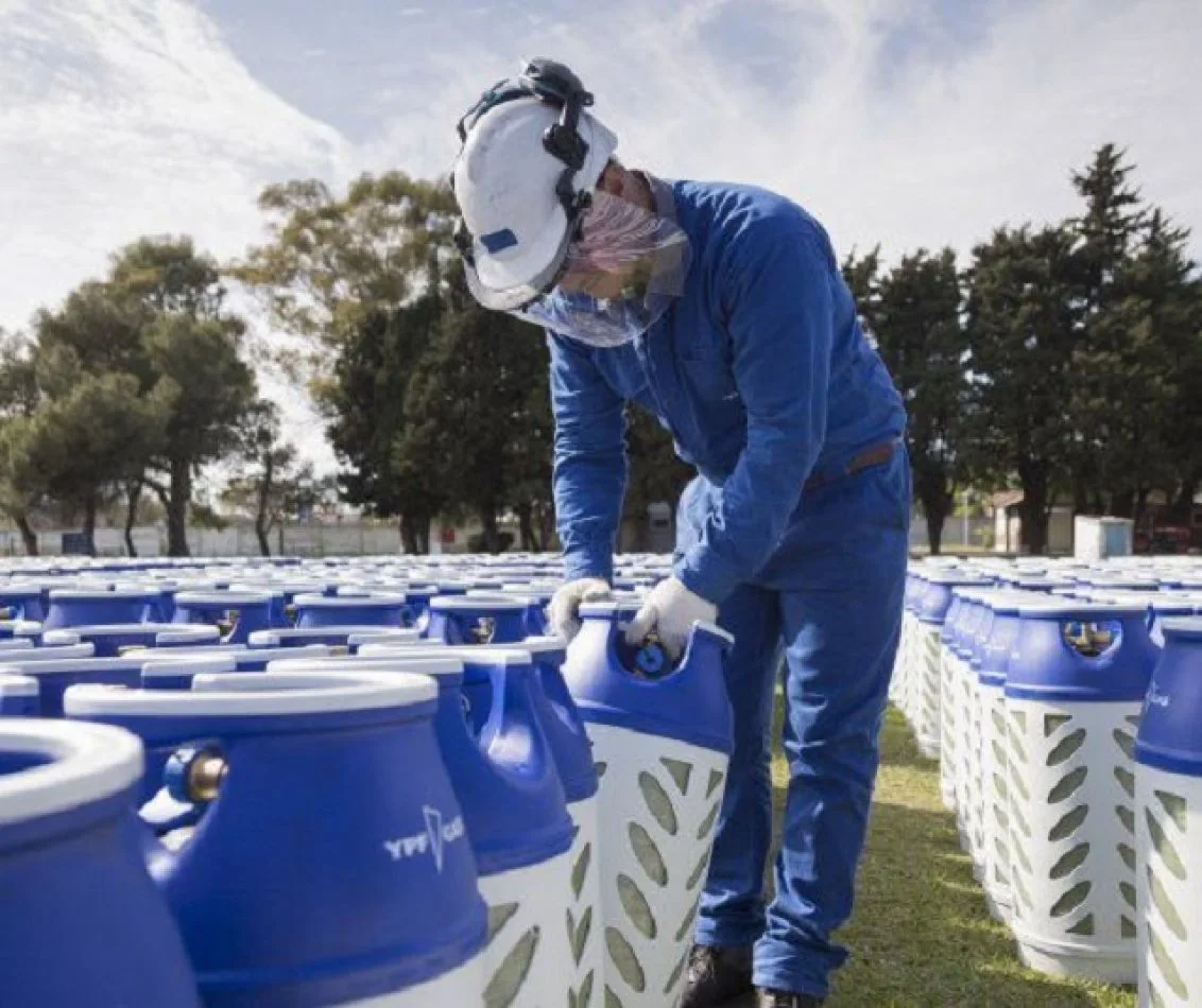 YPF lanza envase de gas 100% reciclable y 65% más liviano