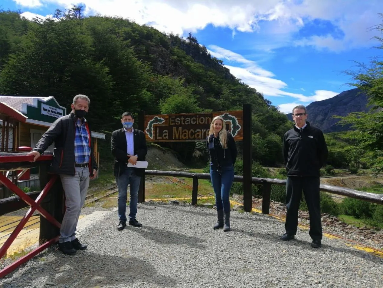 secretario de Turismo de la Municipalidad de Ushuaia, David Ferreyra, mantuvo una reunión con representantes de la Empresa Tranex S.A.