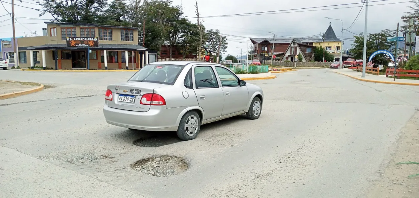 El bache al que hicieron referencia vecinos y trabajadores del volante.