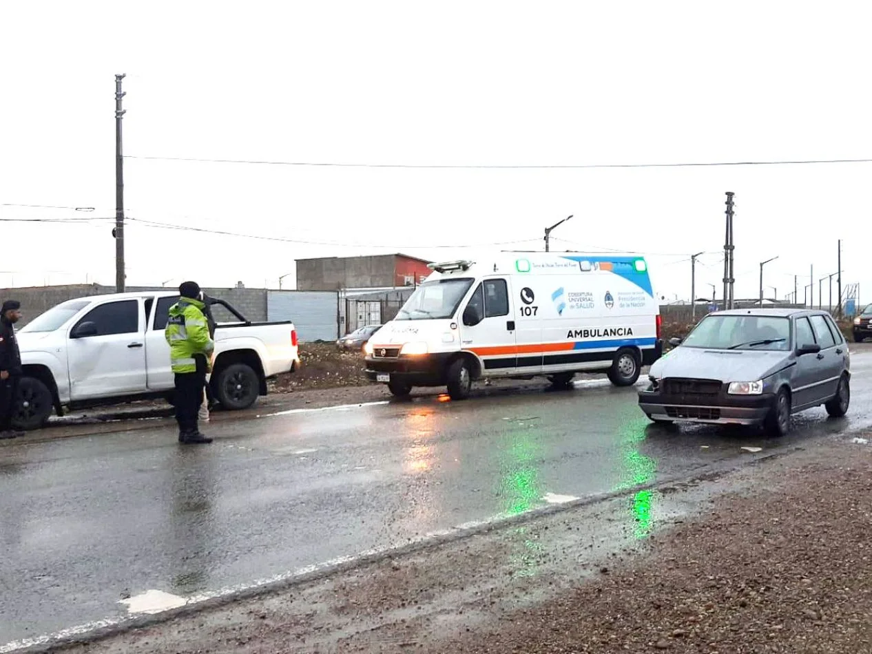 Violento accidente de tránsito con personas heridas en Circunvalación