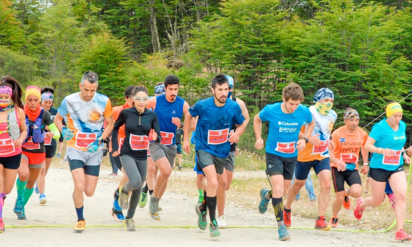 Atletas en la largada del Trail Running Reserva Río Valdéz