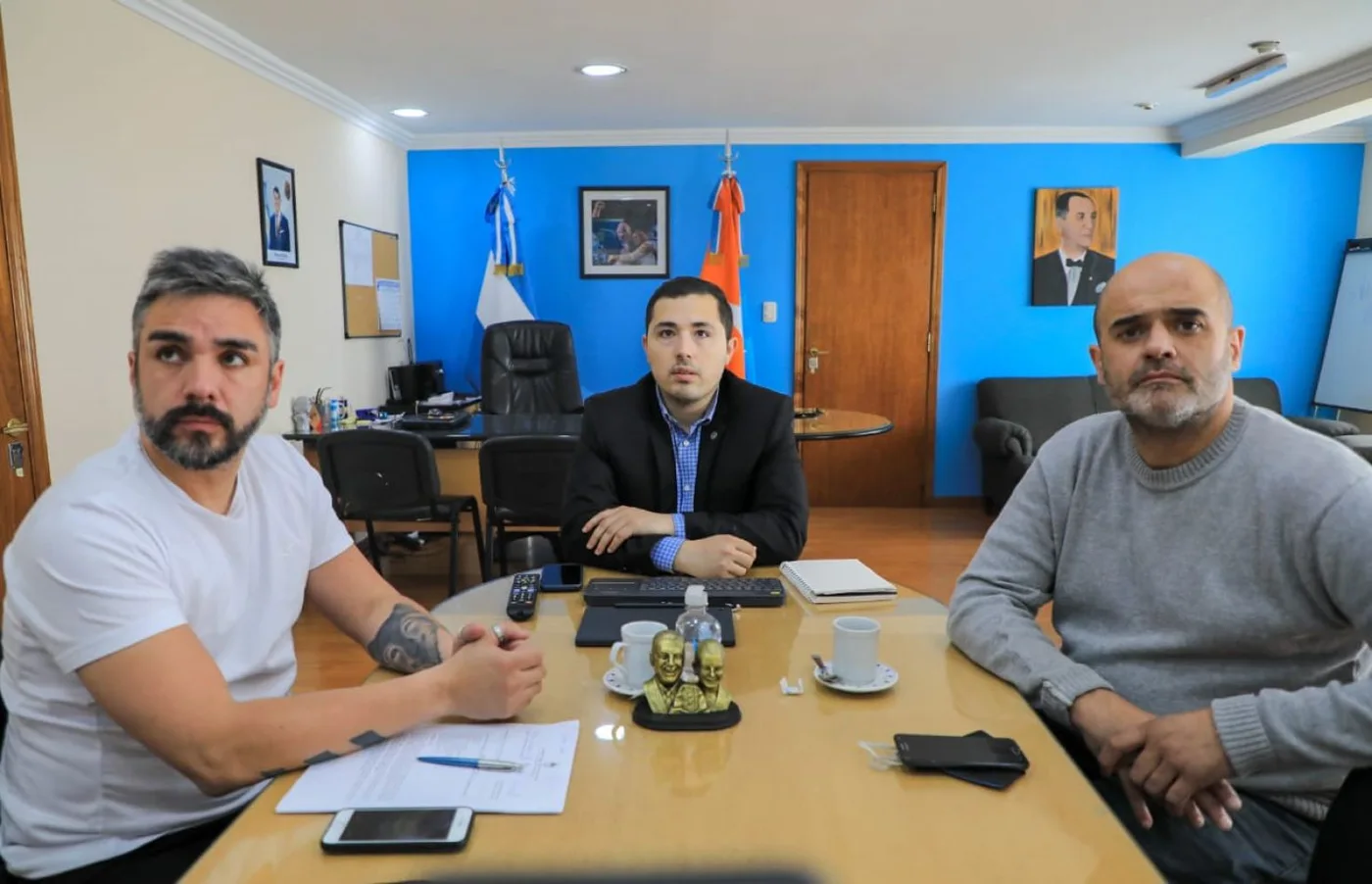 secretario de Gestión Ciudadana, Gonzalo Ferro junto a José Silva  y Olaf Jovanovich