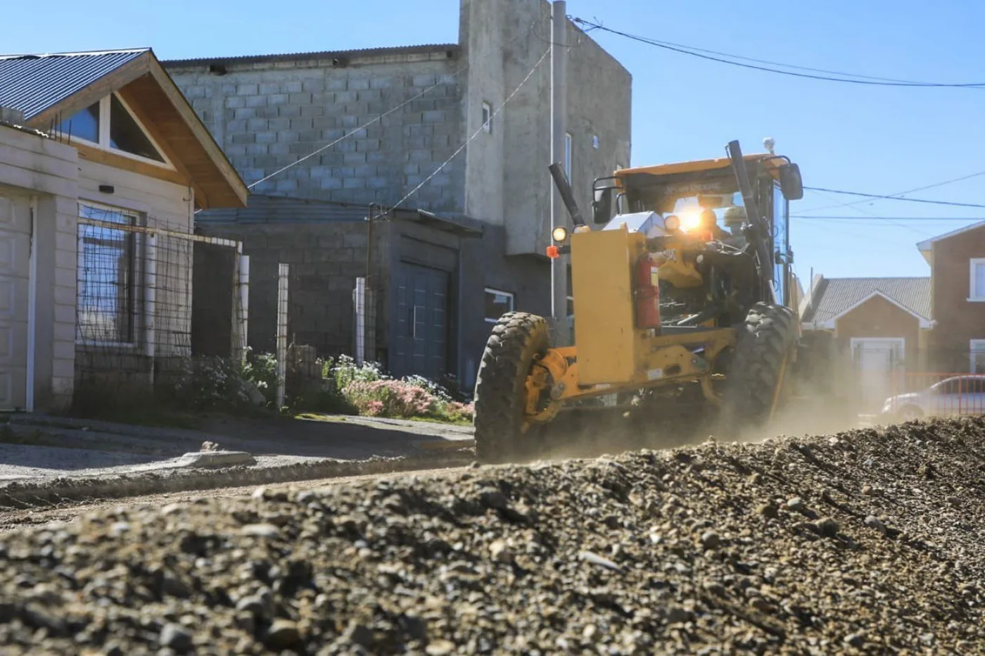 Maquinaria trabajando en el barrio CGT.