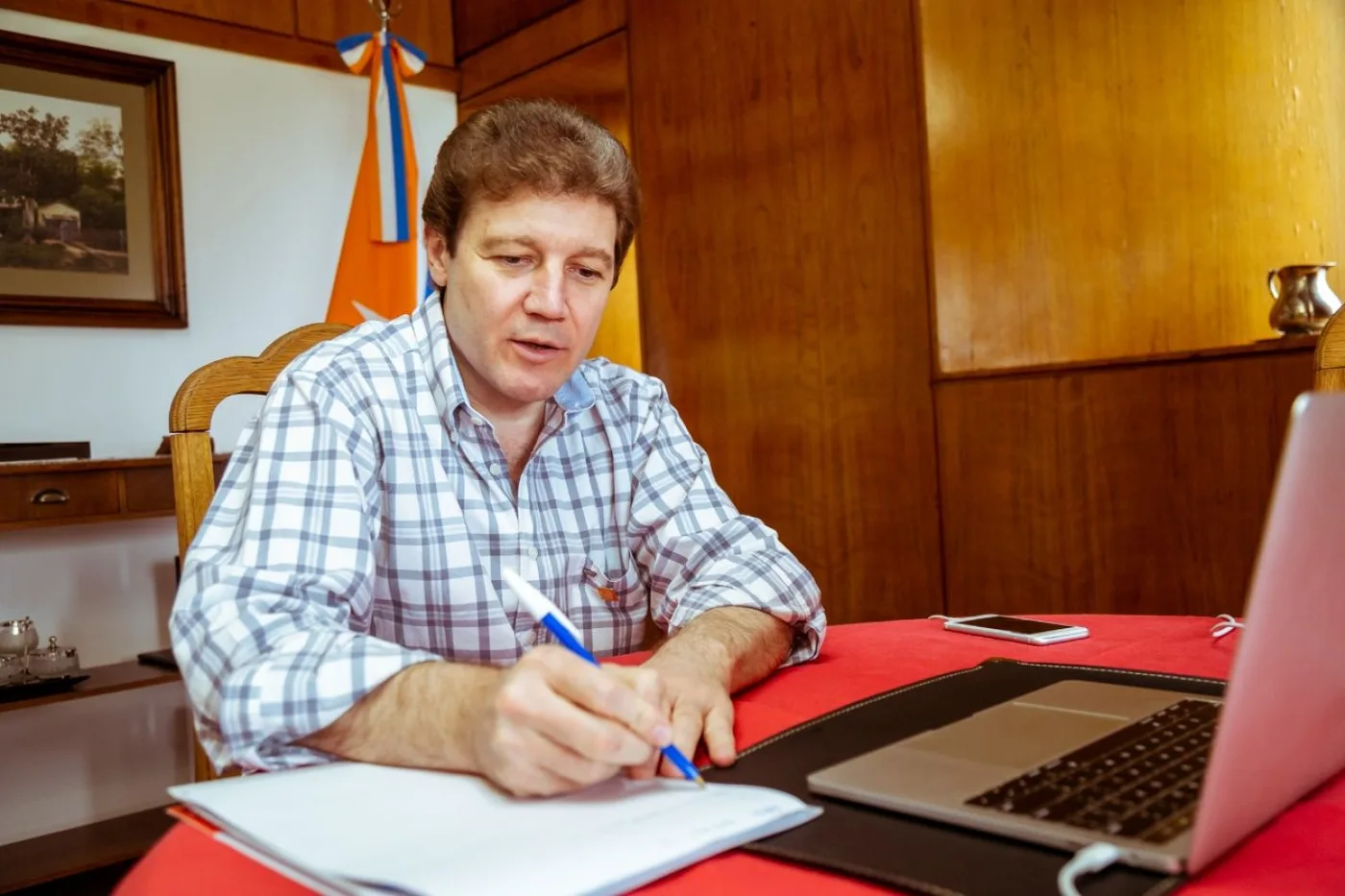 Prof. Gustavo Melella, gobernador de la provincia de Tierra del Fuego AeIAS.