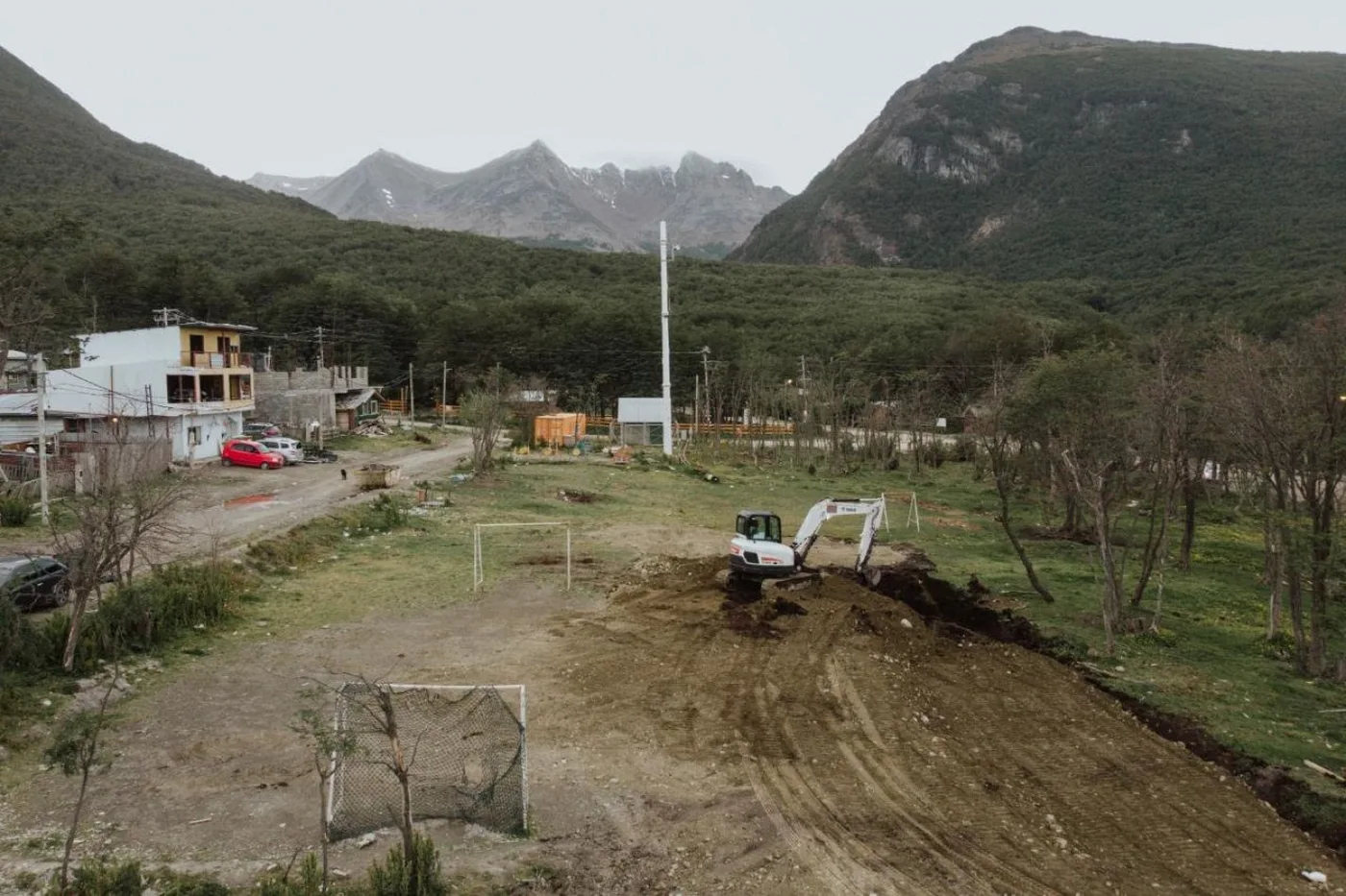 Maquinaria en la obra.