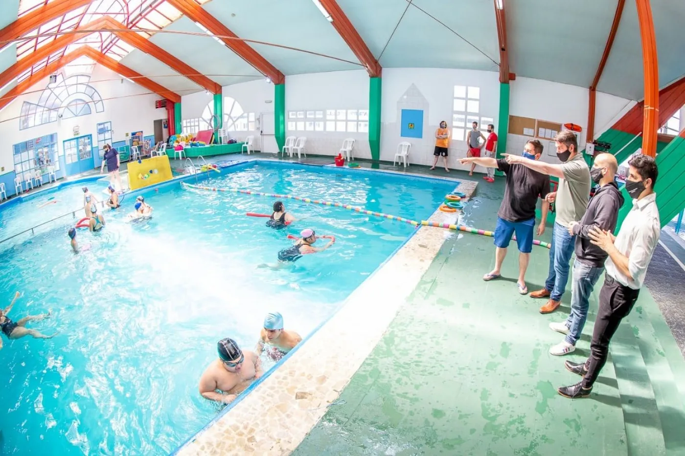 Más de cien chicos disfrutan de las colonias  de deporte adaptado