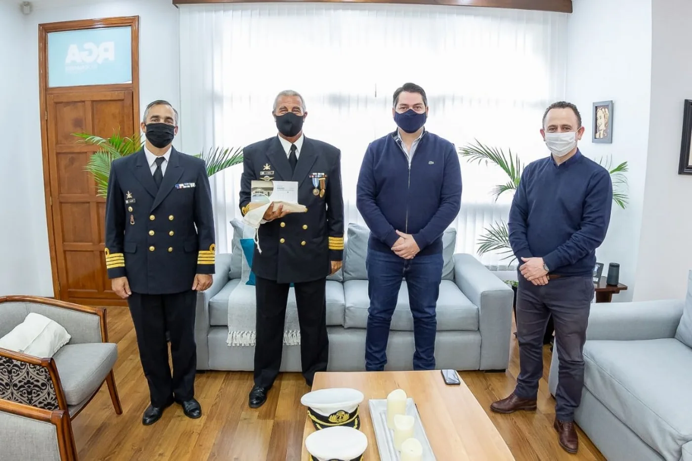 Capitán de Navío Mario Alfredo Bilesio, Capitán de Navío Gabriel Edgardo Terza, Lic. Martín Pérez y Dr. Gastón Diaz.