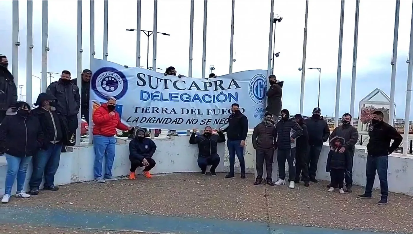 Personal de Seguridad y empleados de comercio se manifestaron en la Plaza de las Américas.