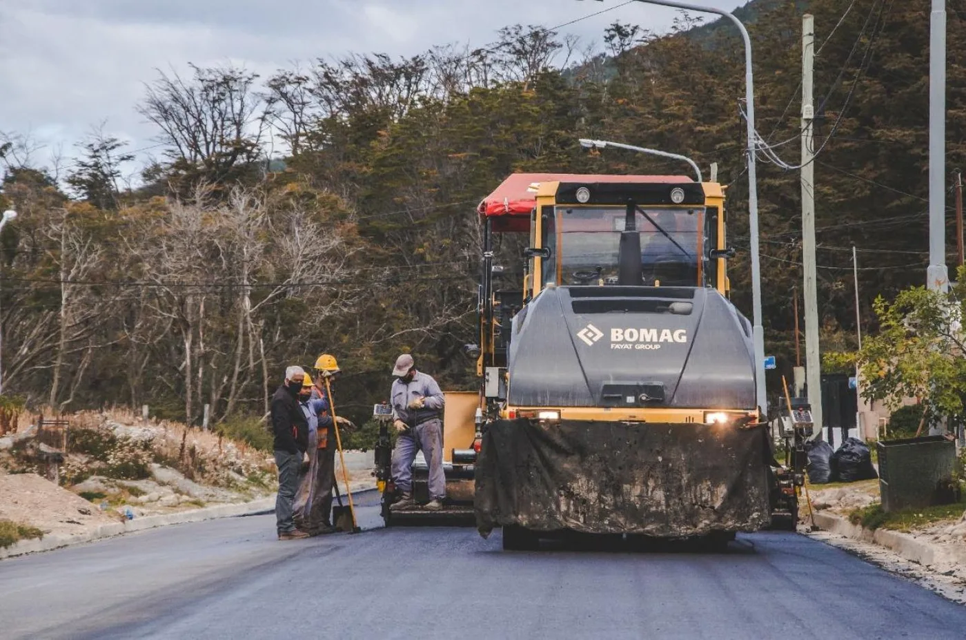 Municipio de Ushuaia avanza en las obras de pavimentación.