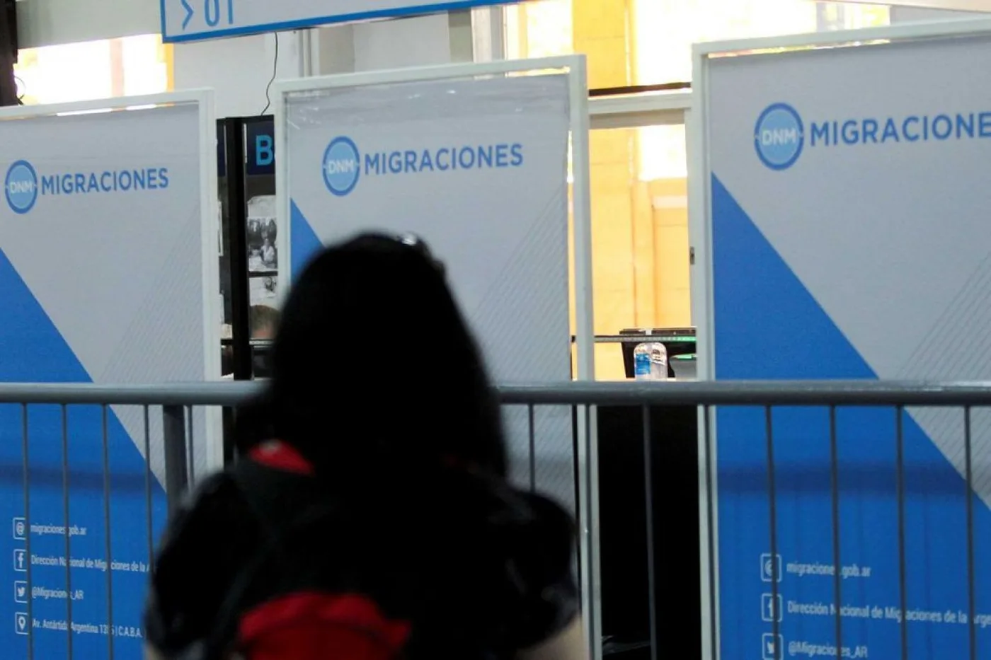 El gobierno derogó un decreto de Macri que impedía el ingreso al país de extranjeros con antecedentes