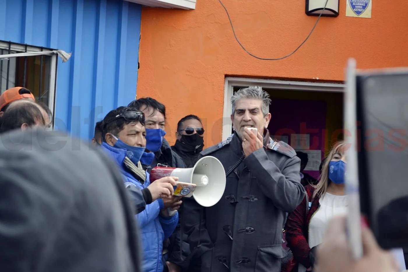 Felipe Concha junto a Pablo Silva, anuncian el acuerdo. EL funcionario de Gobierno dijo que los jardines están en condiciones.