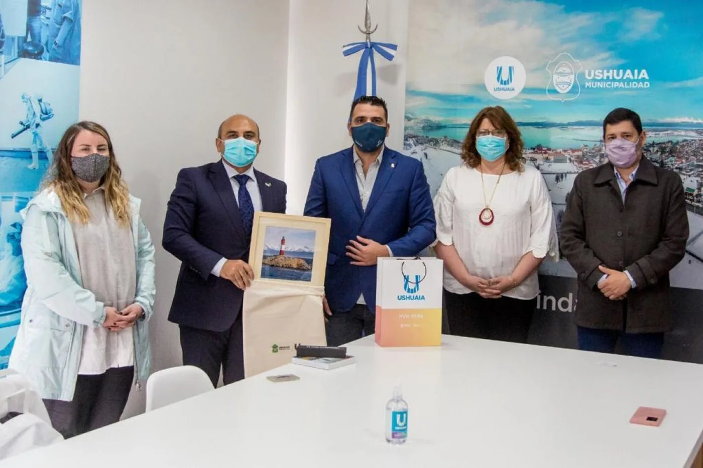 Vuoto recibió al embajador de Azerbaiyán
