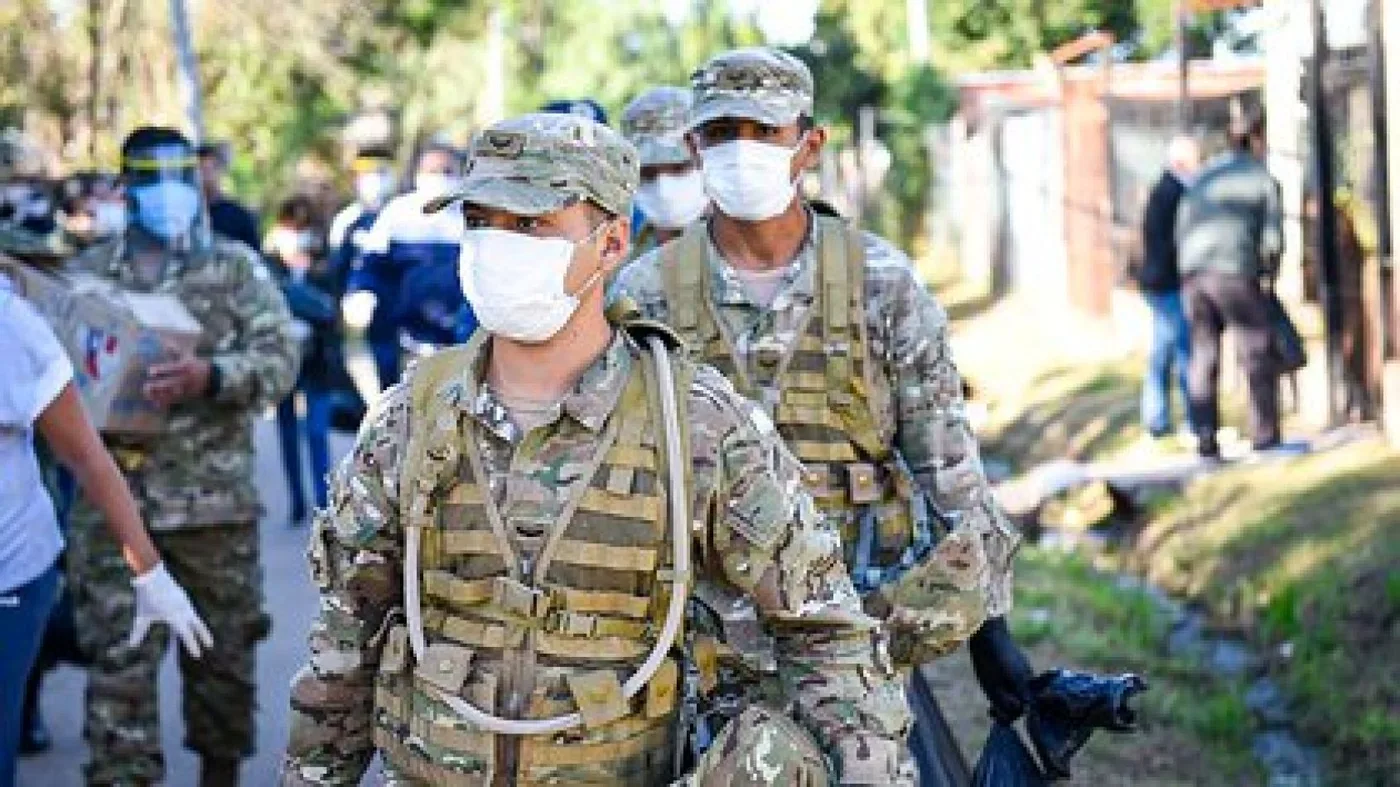 Tras la decisión de Alberto Fernández, militares se suman a los controles sanitarios