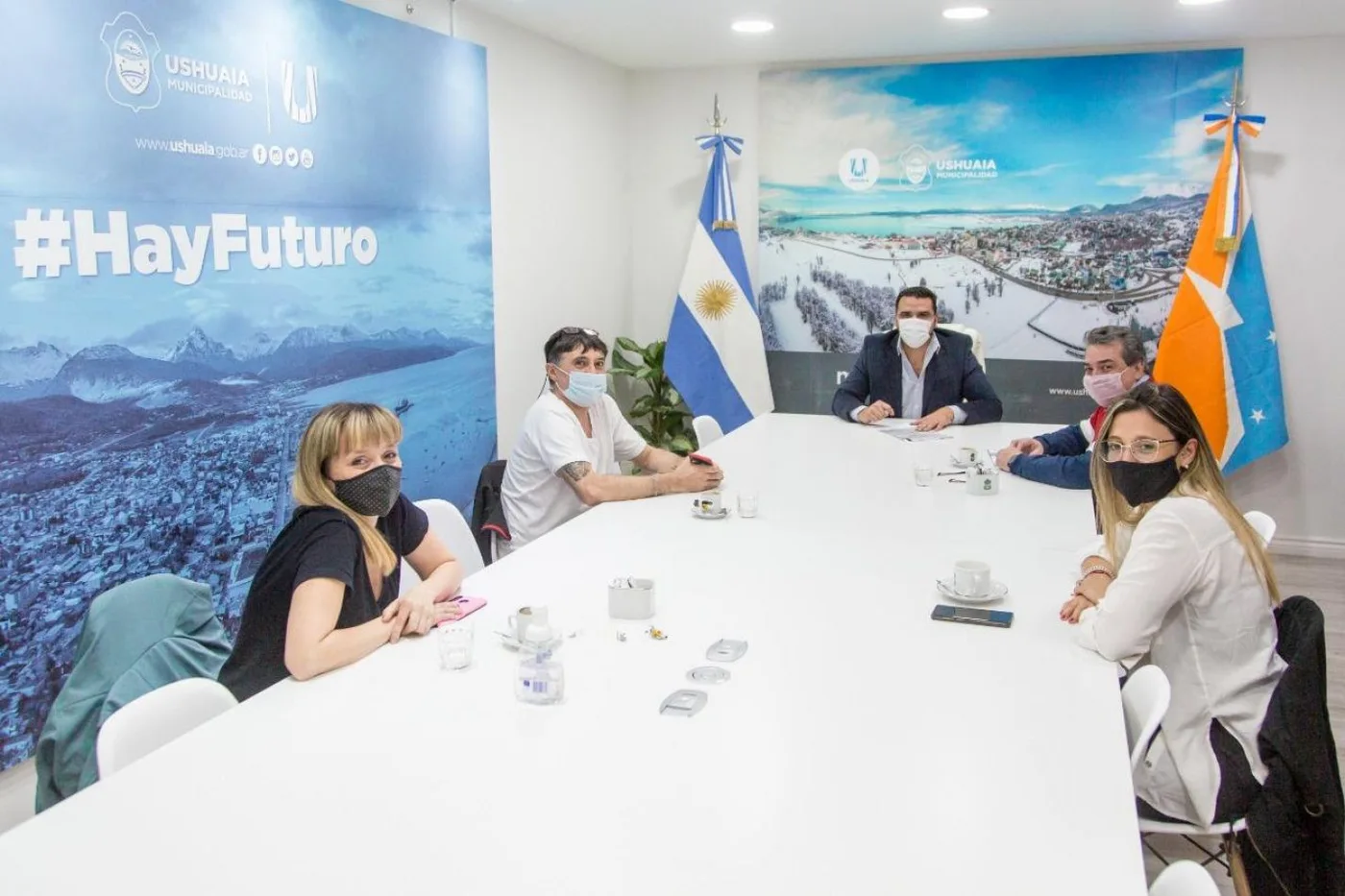 intendente Walter Vuoto se reunió con trabajadores y trabajadoras de la TV Pública fueguina.