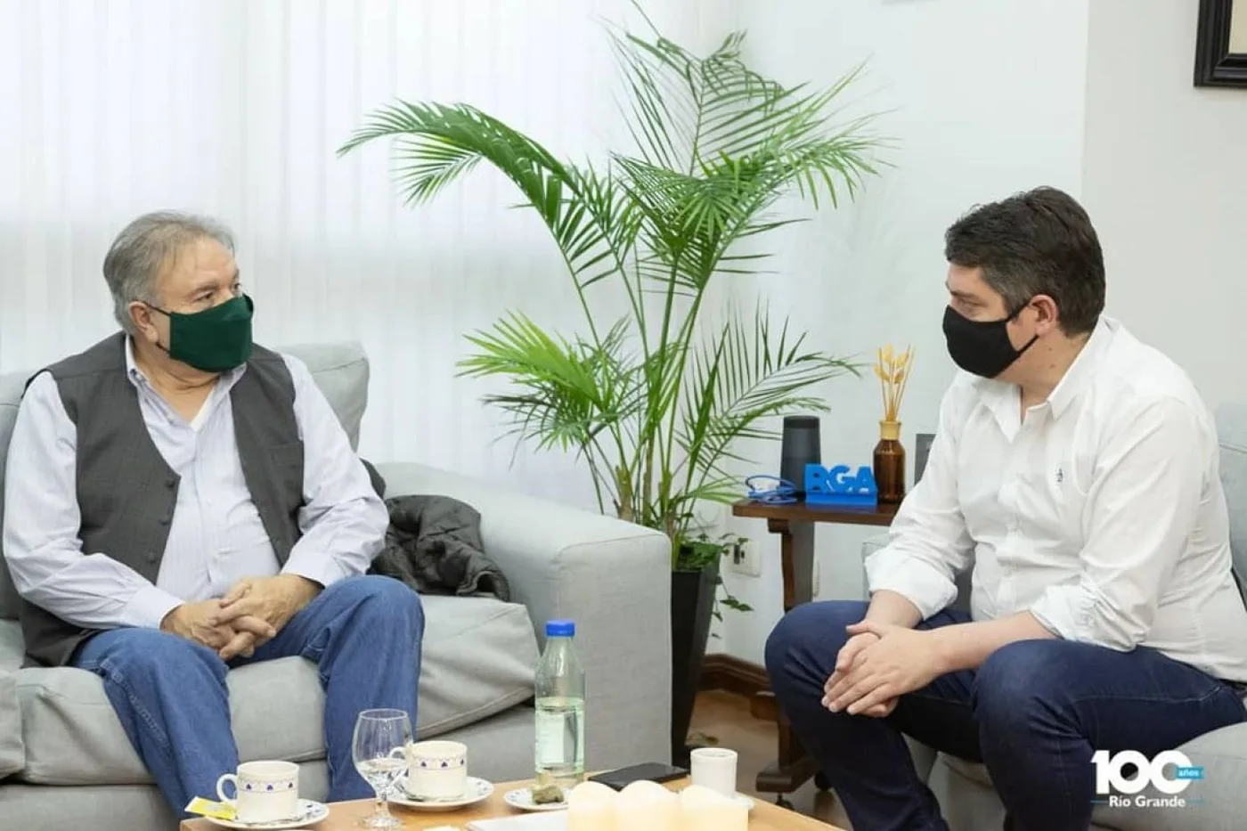 El Ing. Mario Ferreyra, decano de la UTN, junto al intendente  Martín Perez.