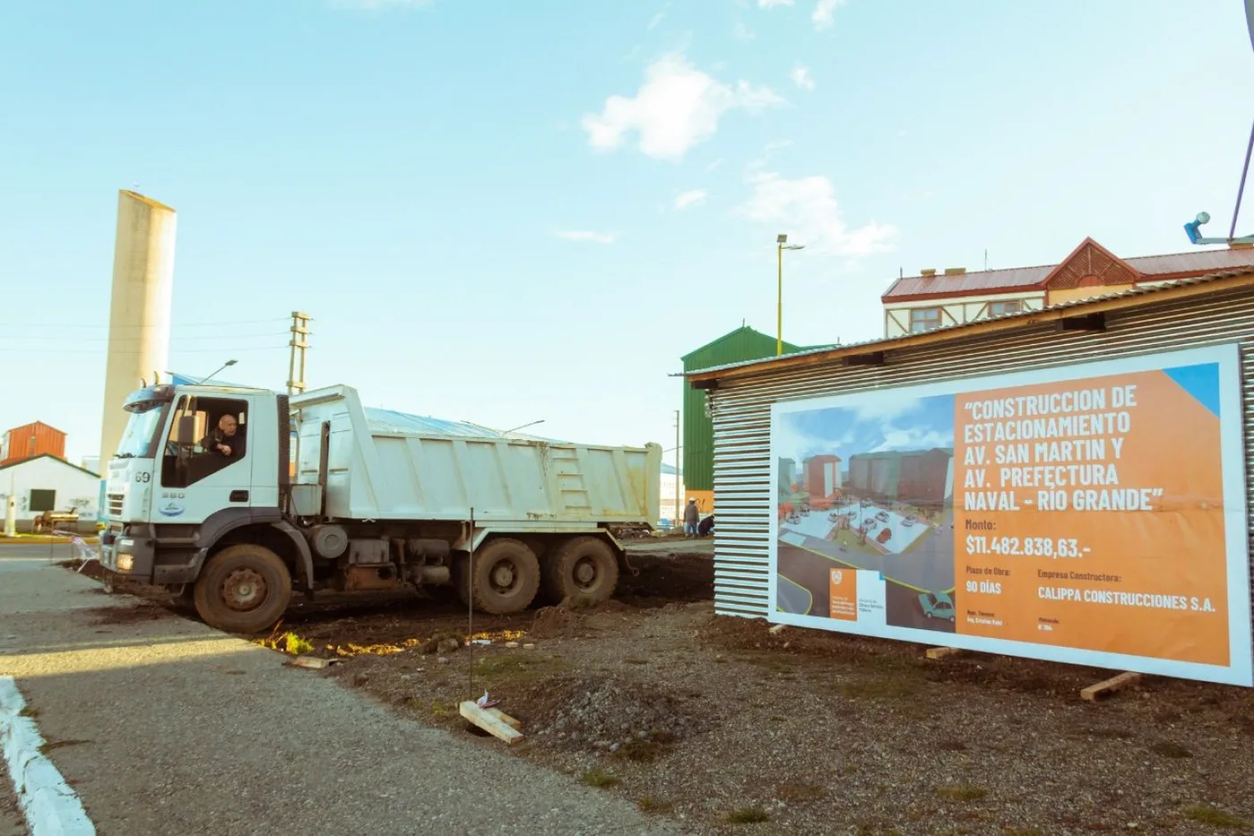 Obras Públicas inició la construcción de un estacionamiento en el B° Chacra II