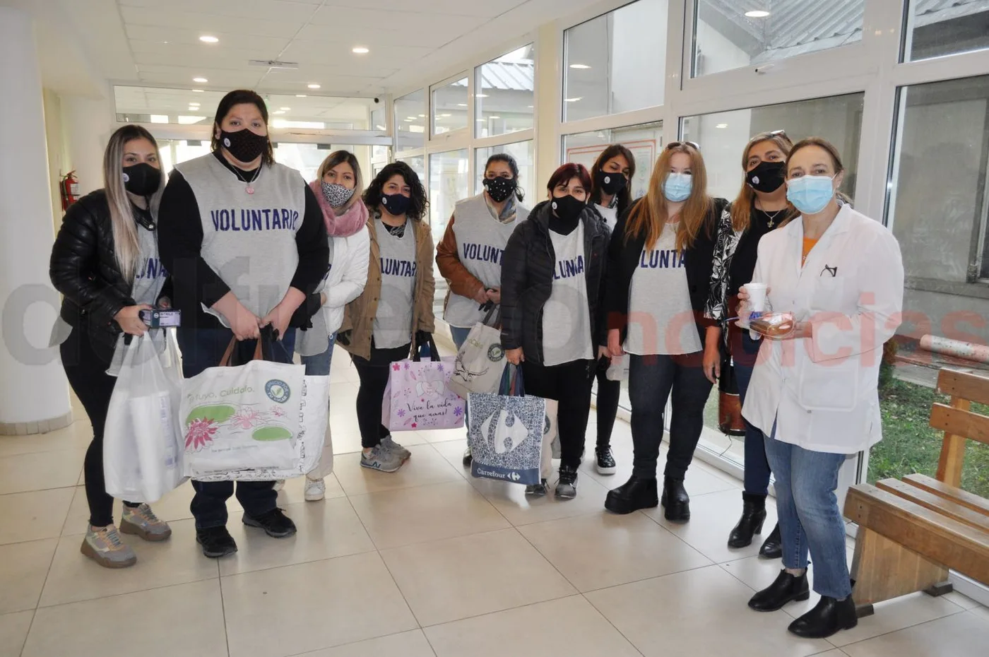 La Fundación Bien Estar repartió desayunos entre los trabajadores del Hospital de Río Grande.