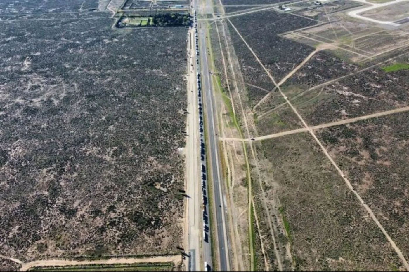 Un grupo de manifestantes “antimineros” y partidos de izquierda mantienen bloqueado el acceso norte a Trelew,