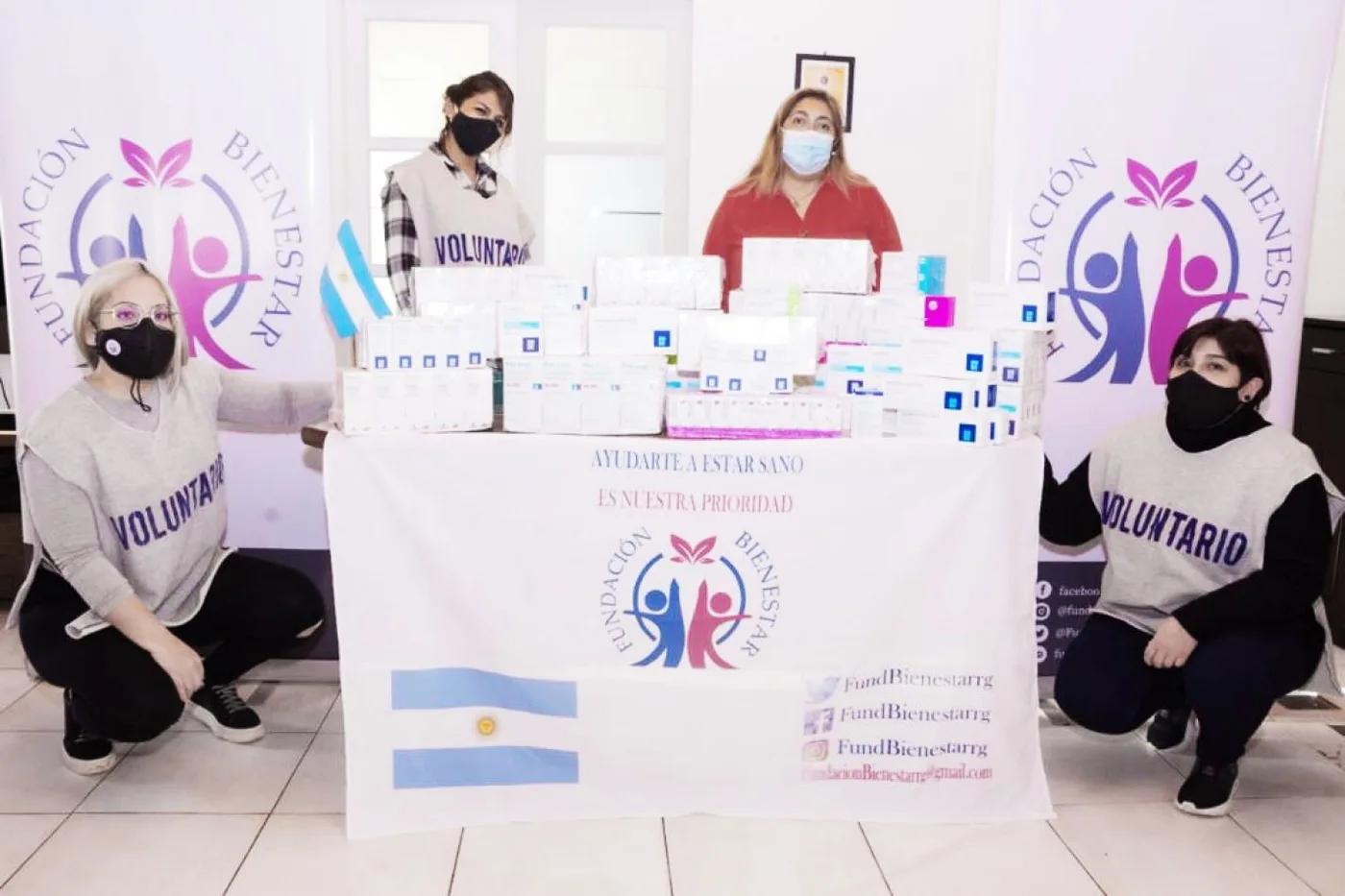 Integrantes de la Fundación Bienestar recibieron gran cantidad de medicamentos del Laboratorio Cassará.