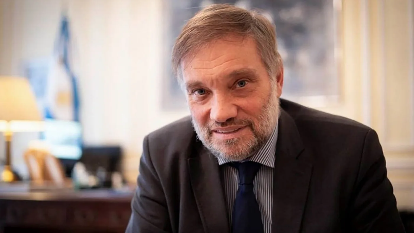Javier Figueroa, embajador argentino en Londres, promueve acuerdos por vacunas sin ocultar conflicto por Malvinas