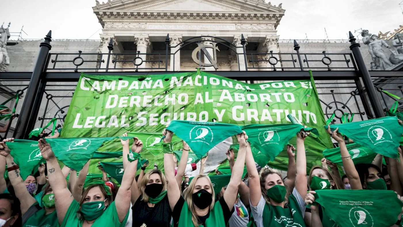 Un juez federal en Mar del Plata ordenó suspender la ley del aborto