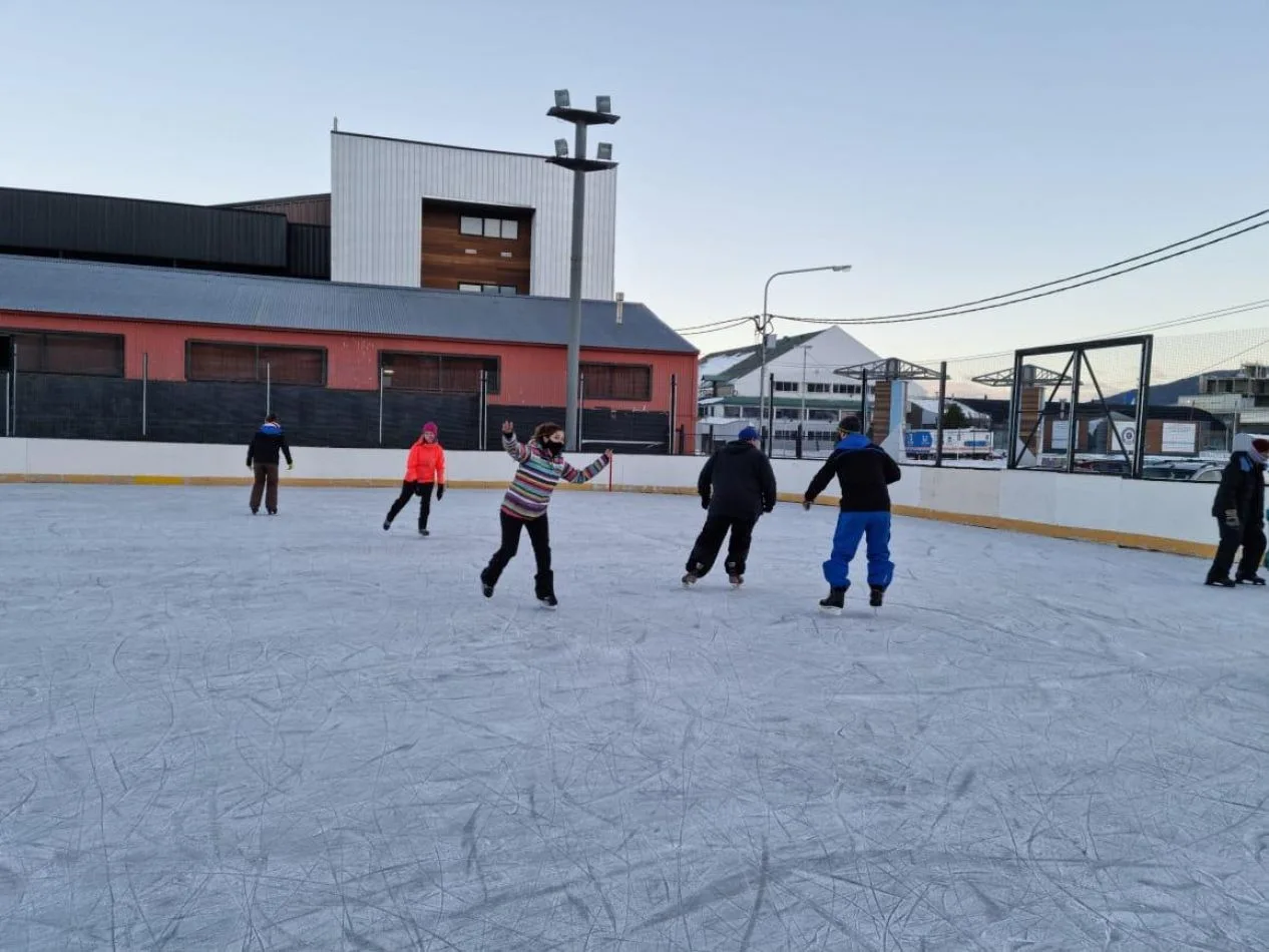 Capacitación de patín sobre hielo en Ushuaia