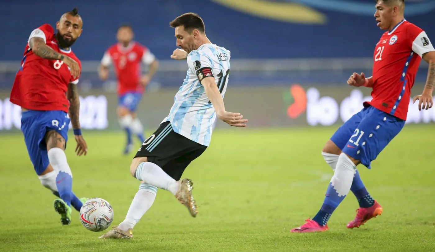 Argentina empató ante Chile en su debut en la Copa América