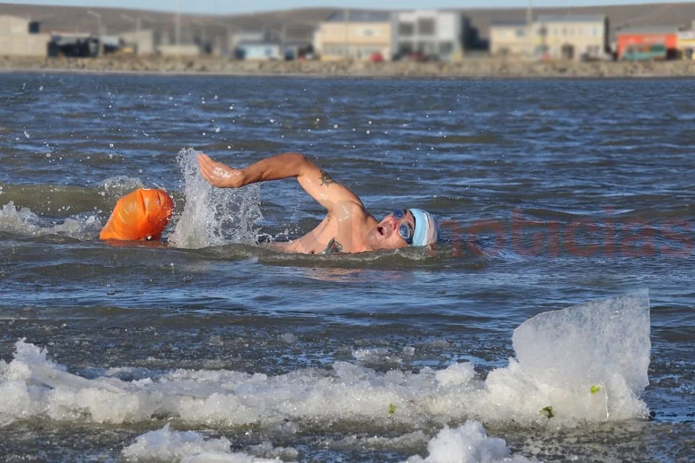 Los NAF (Nadadores de Aguas Frías) recibirán el invierno con una travesía en las aguas del río Grande.