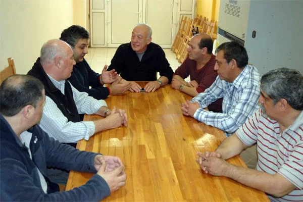 Roberto Crocianelli, durante la reunión con referentes del Sindicato de Luz y Fuerza.