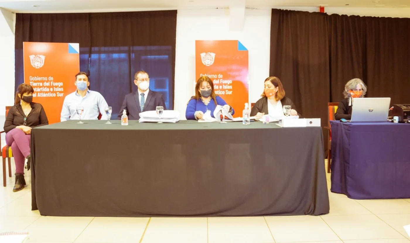 Apertura de sobres para la construcción de la Comisaría de Género y Familia de Río Grande
