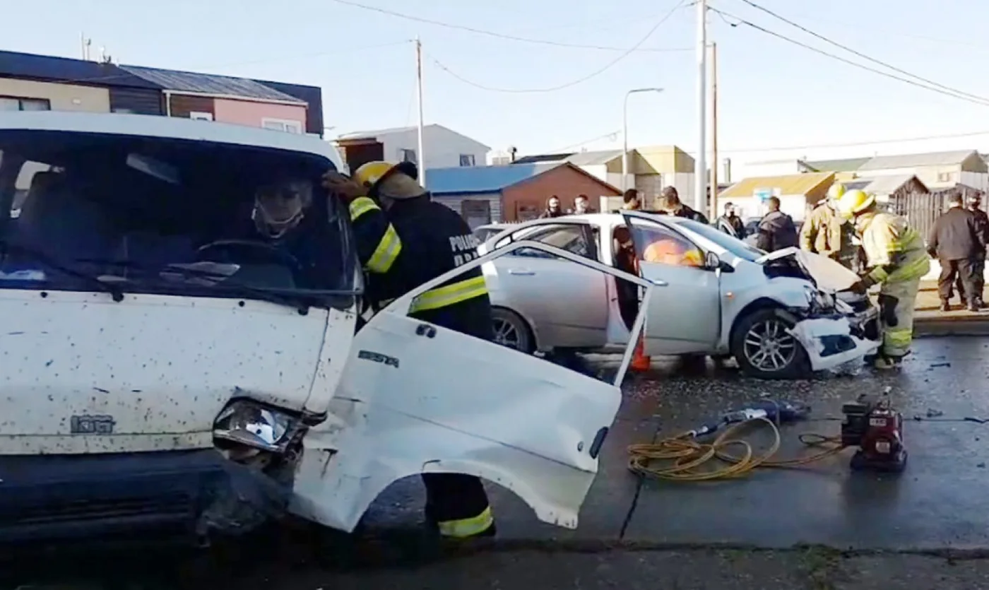 El siniestro vial ocurrió en la tarde de hoy. Varias personas debieron ser trasladadas al hospital riograndense.