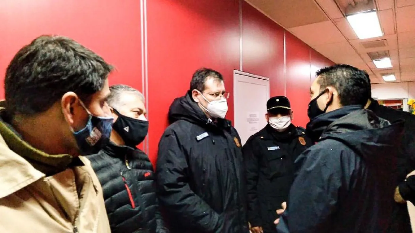 Incendio del Hospital de Ushuaia está controlado y los pacientes fueron derivados
