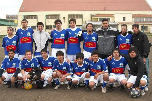 Escuela Argentina debe ganar para forzar un alargue en la segunda final.