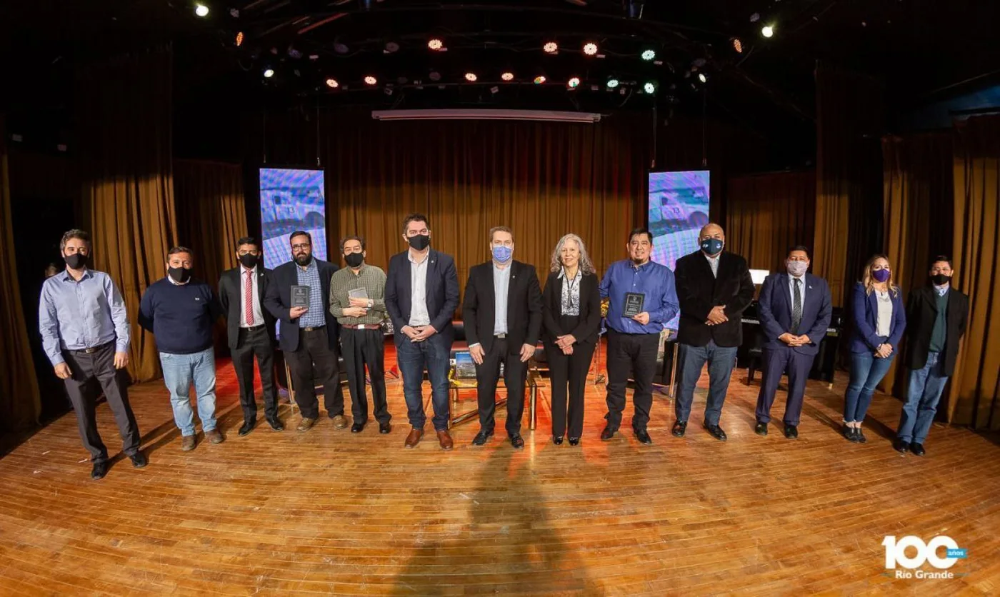 Se presentó el libro "Cien Años de Río Grande"