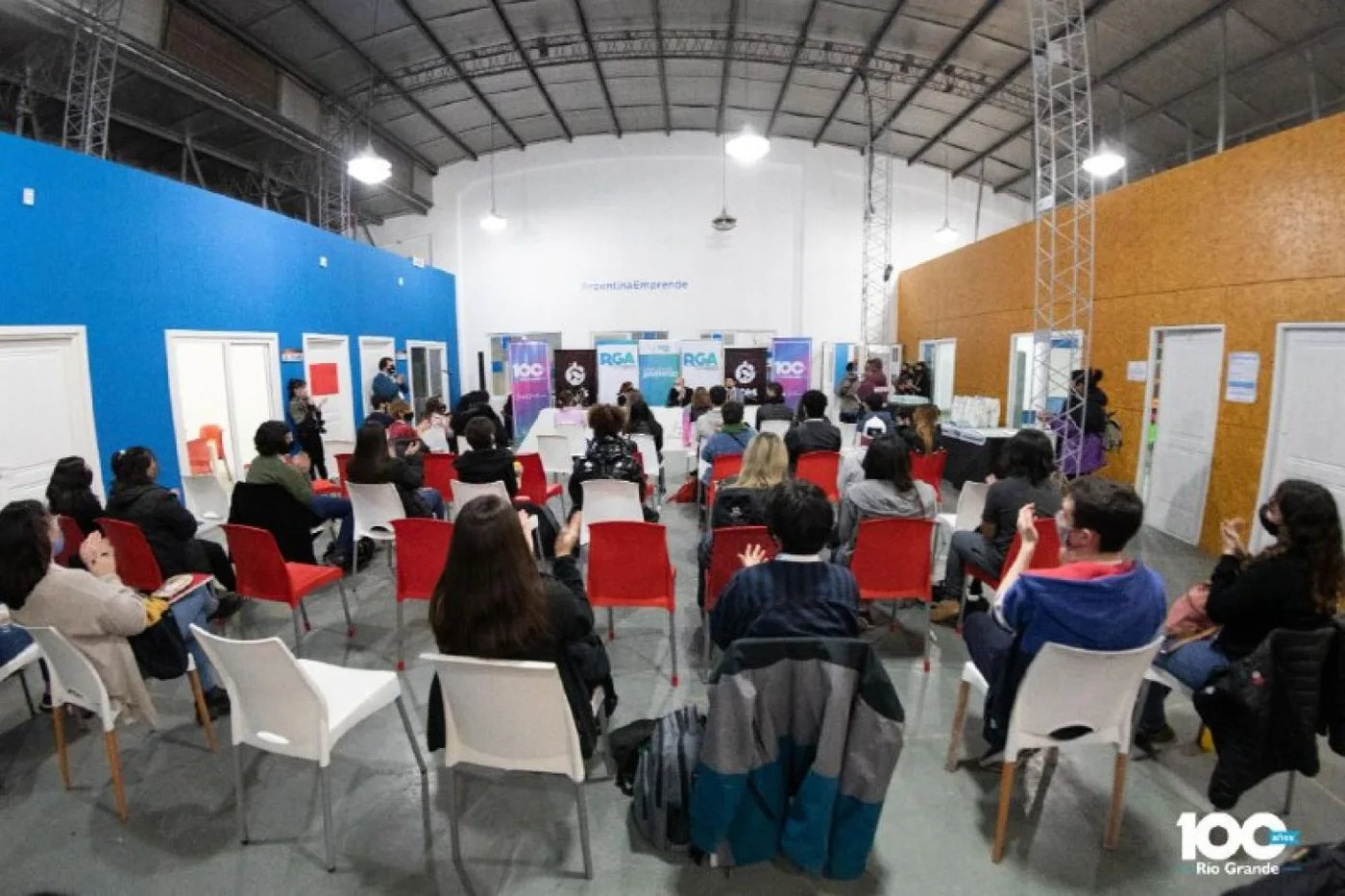 Se realizó el Foro Estudiantil del Centenario