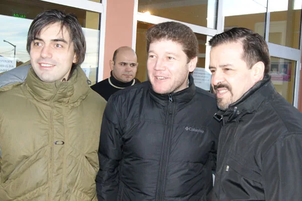 Paulino Rossi, Gustavo Melella y Ariel Pagella, al momento de ingresar a la Escuela 42.