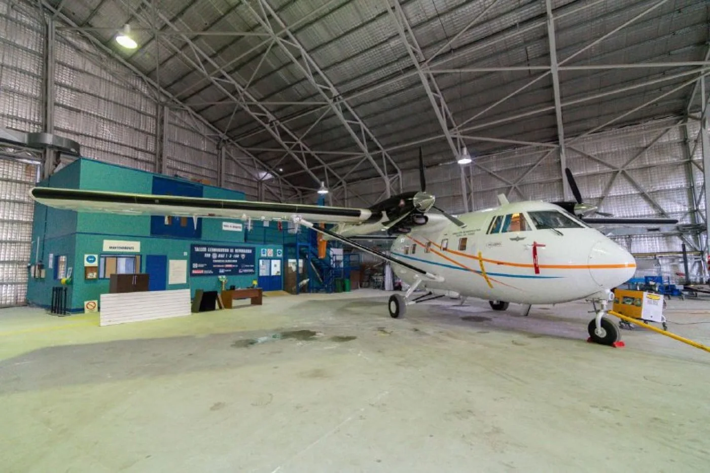 La Dirección Provincial de Aeronavegación puso a disposición el Arava  para ser utilizado como avión sanitario