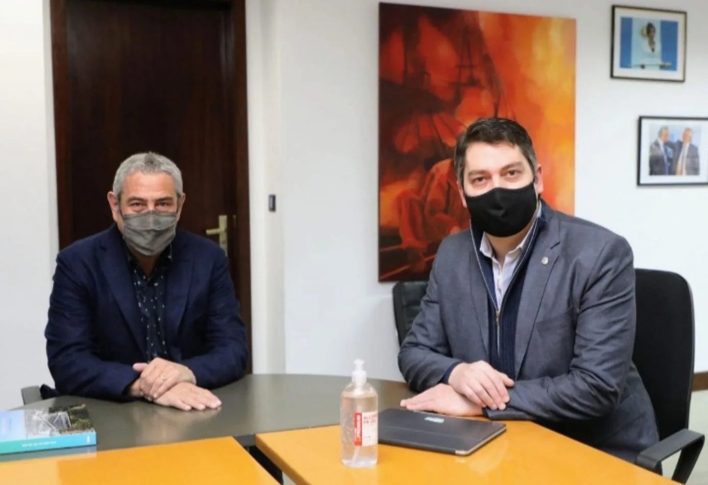 El ministro Ferraresi y el intendente Martín Perez firmaron créditos hipotecarios para familias de Río Grande