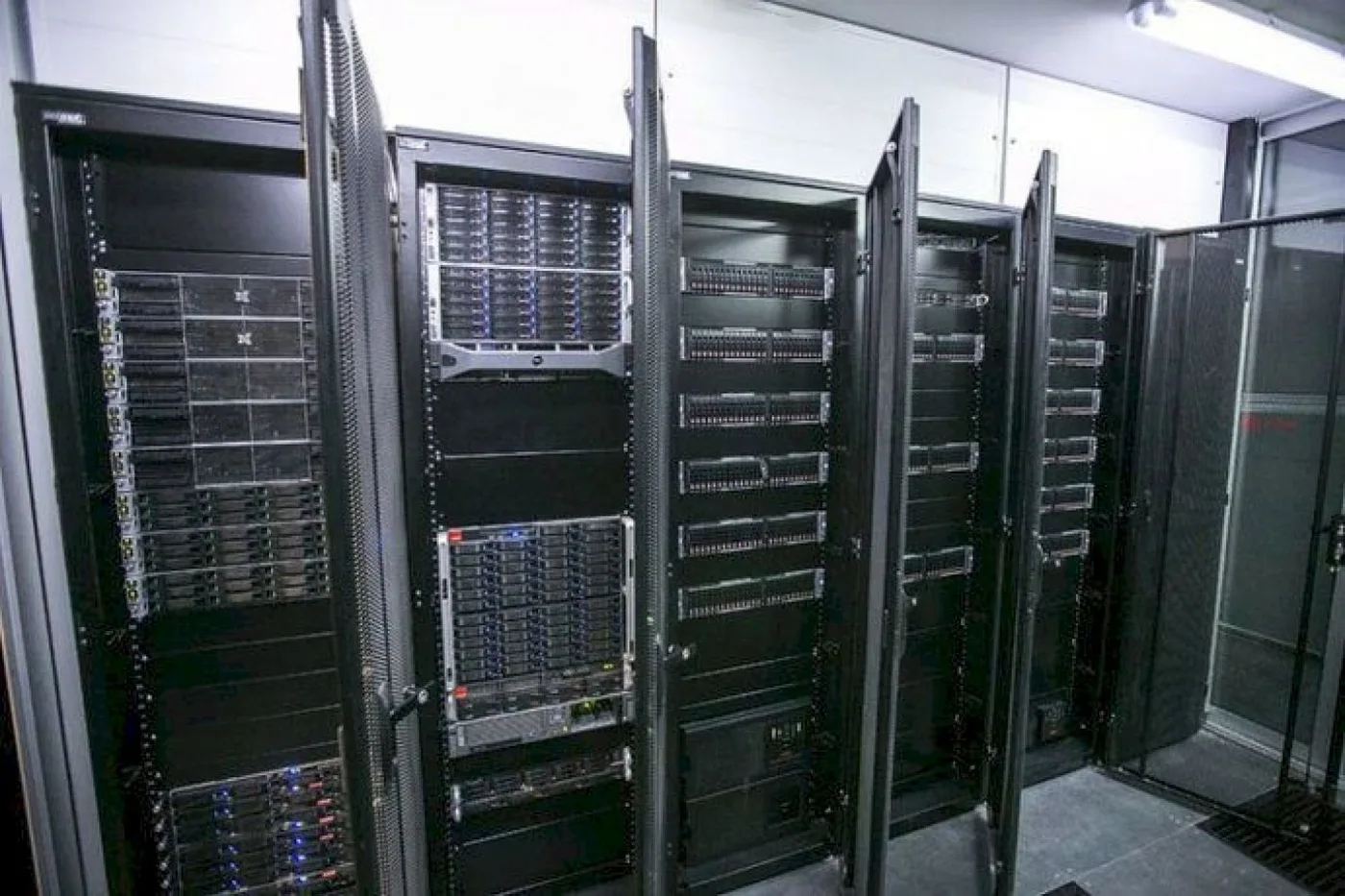 La Universidad de Córdoba estrena a la supercomputadora Serafín