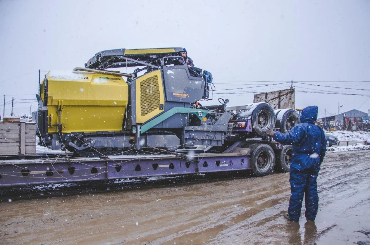 Municipio de Ushuaia adquirió la primera terminadora para bacheo y repavimentación