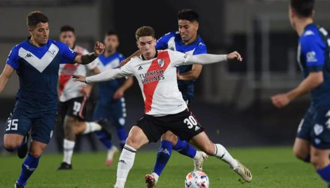 Vélez no pudo con River