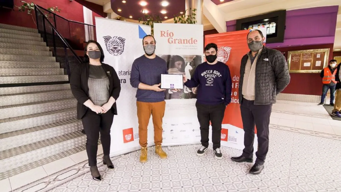 Se estrenó la película fueguina "Río Grande, lo que el viento no arranca, lo arraiga"