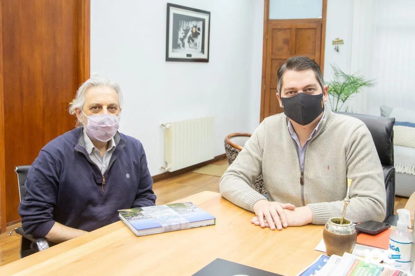 El Intendente Martín Perez mantuvo un encuentro con el rector de la Universidad Nacional de Tierra del Fuego, Daniel Fernández.