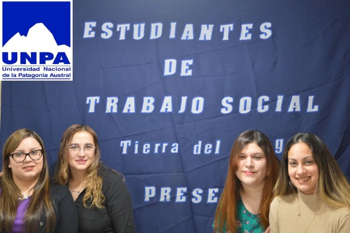 Las alumnas Julieta Ábalos, Patricia Báez, Romina Gueicha y Romina Olmedo todas estudiantes  fueguinas oriundas de Río Grande.