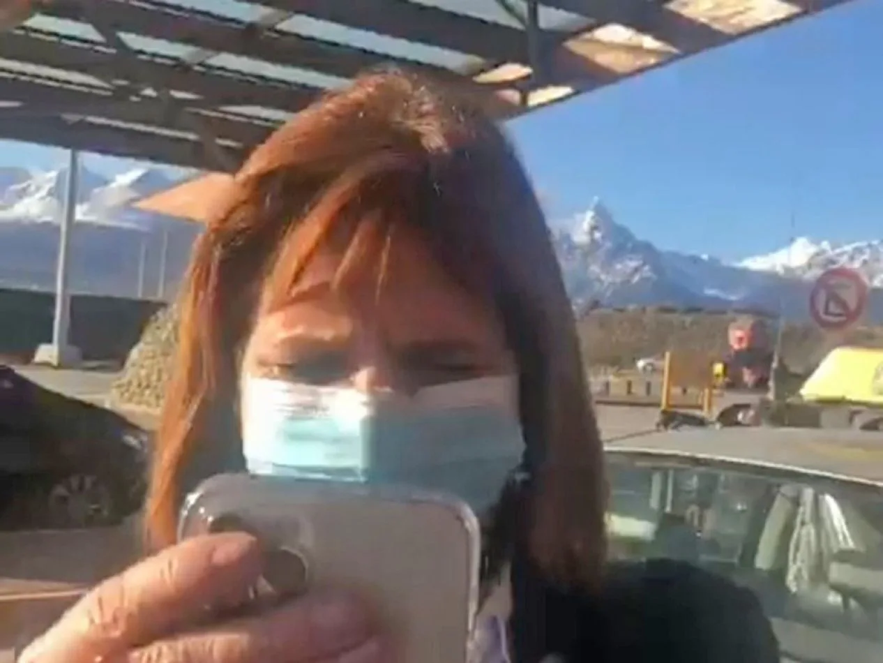 Ptricia Bullrich, escrachada en Ushuaia.
