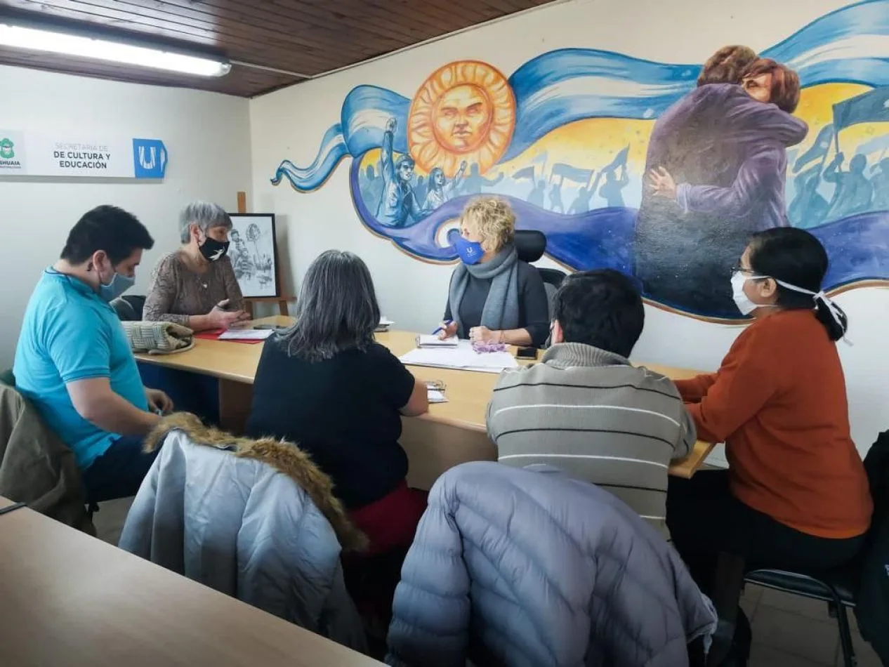 Entre la Secretaría de Cultura de Ushuaia y la Asociación Tradicionalista de Ushuaia delinearon el esquema de festejos para los meses de octubre y nov