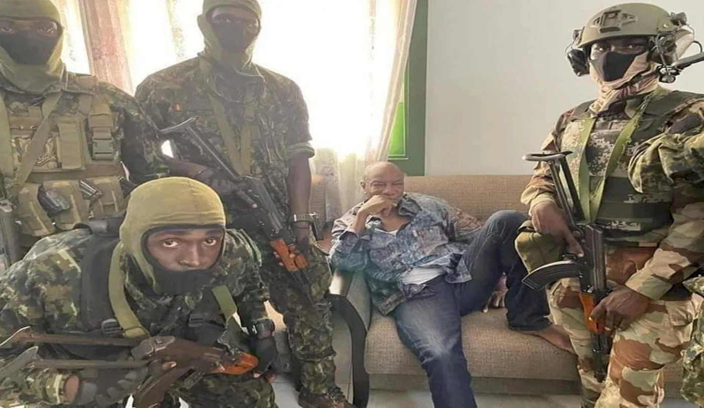 Militares realizaron un Golpe de Estado y arrestaron al Presidente