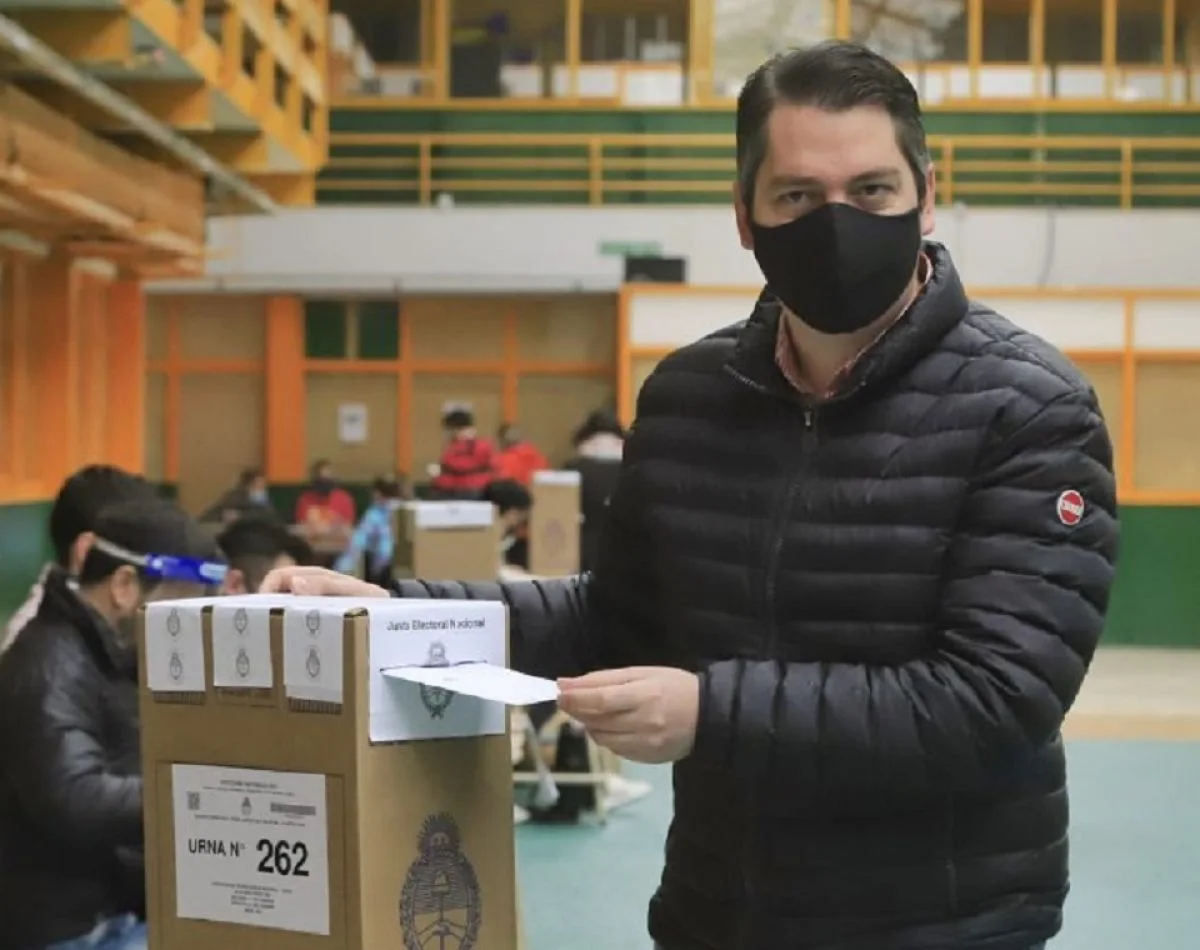 Martín Perez votó en el CIERG.